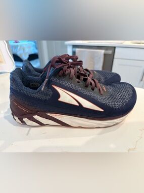 Altra Women's Torin 4 Plush Running Shoes * Sz 9.5